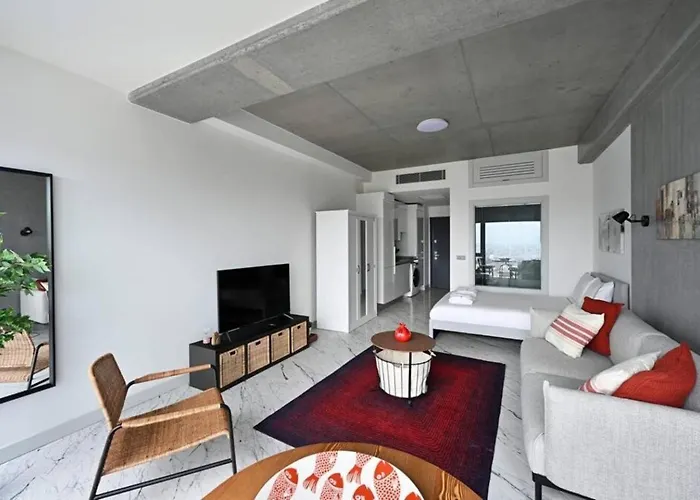 Gorgeous Bright W Parking Poolviews! #236 *