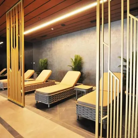 Gorgeous Bright W Parking Poolviews! #236 İstanbul